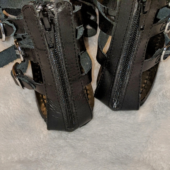 Steve Madden Gladiator Black Sandals SZ 9.5 - Picture 4 of 5